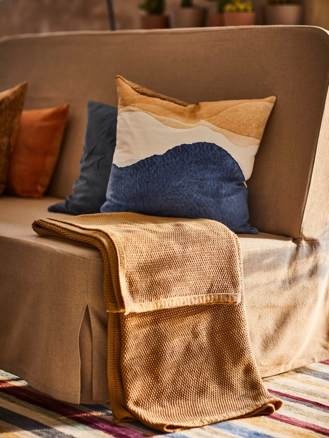 New IKEA Products April 2023: A Spring Welcome 22 IKEA-HUMLEMOTT-throw-nordroom