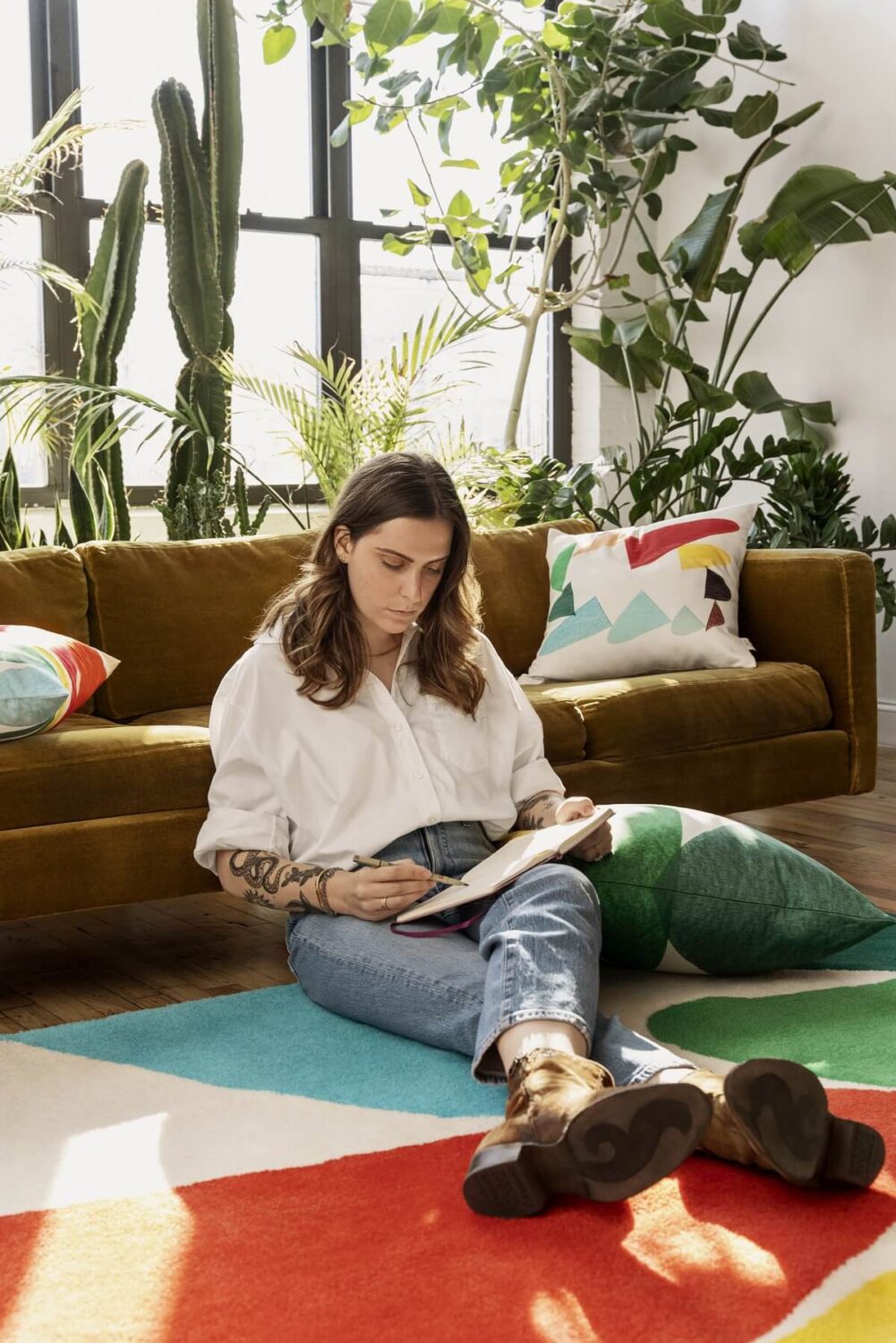 H&M Home For the Love of Art Collection 2023 20 amber-vittoria-hm-home-for-the-love-of-art-rug-cushion-covers-nordroom