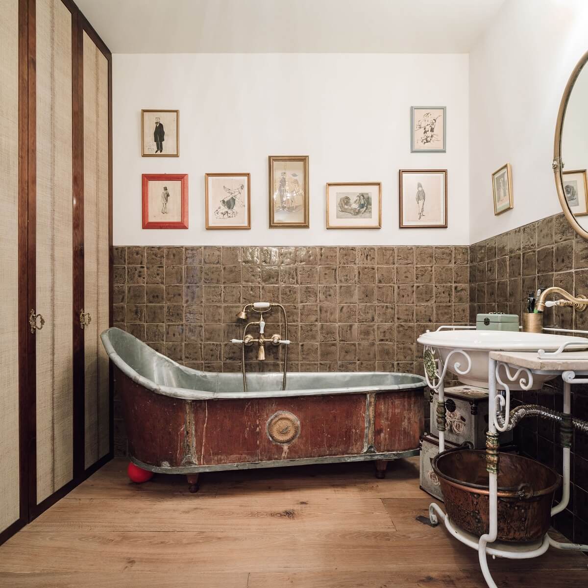 A Lisbon Townhouse with Historic Charm 11 bathroom-freestanding-bath-townhouse-lisbon-nordroom