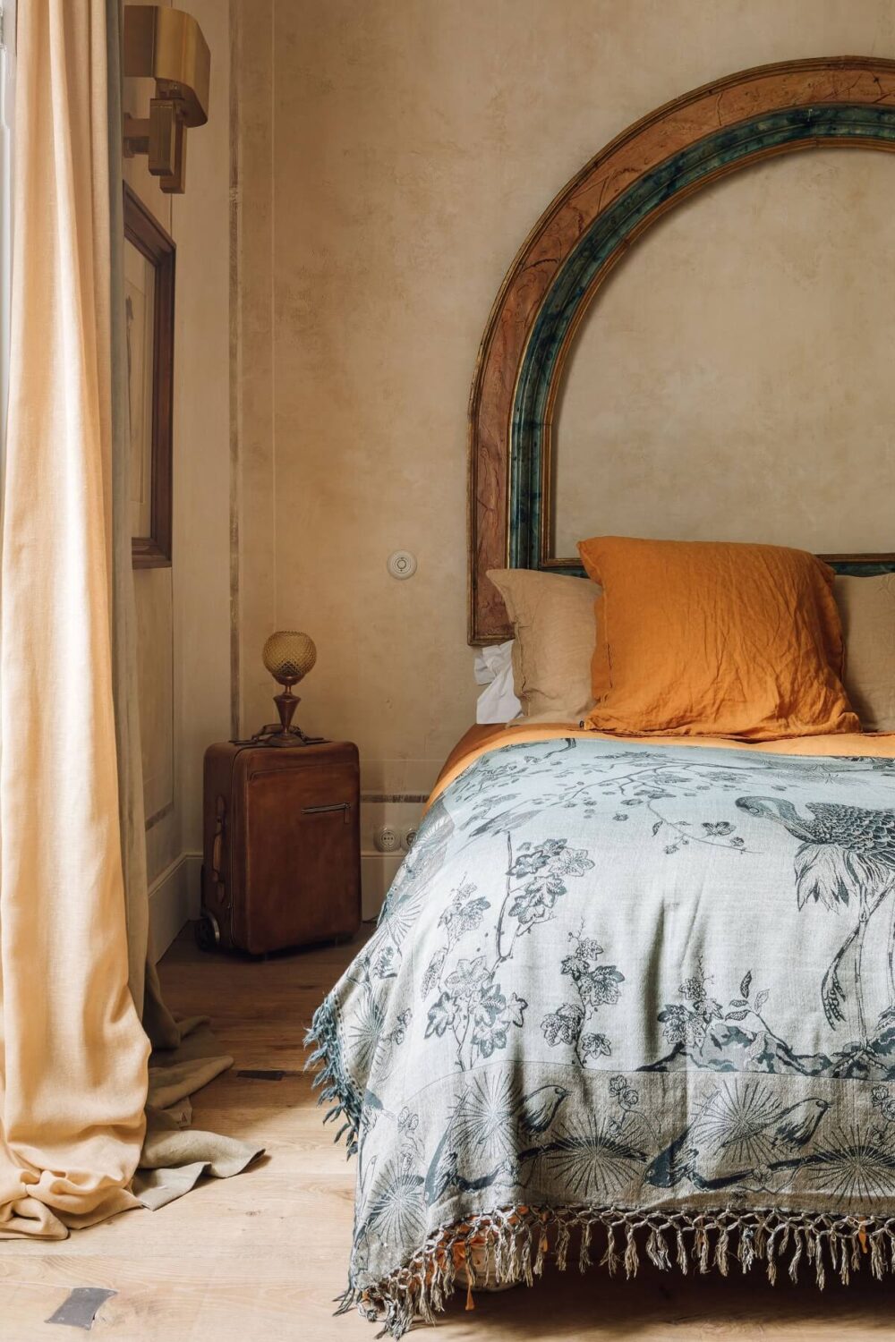 A Lisbon Townhouse with Historic Charm 12 bedroom-arched-accent-townhouse-lisbon-nordroom