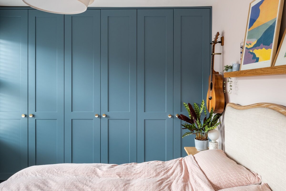 Blue and Green Tones in a London Home 9 bedroom-blue-custom-floor-to-ceiling-wardrobes-nordroom
