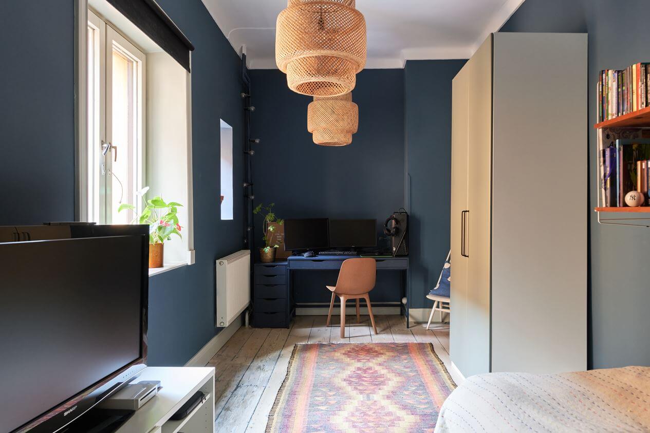 Light Brown Walls in a 17th Century Apartment in Sweden 19 bedroom-blue-walls-desk-nordroom