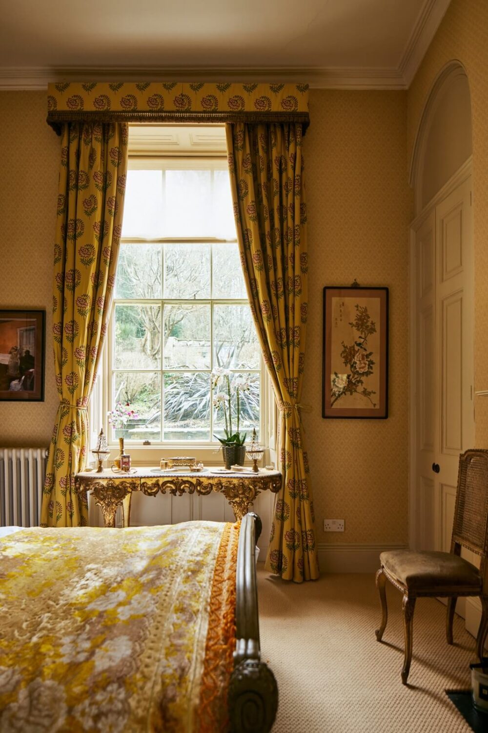 Colorful Rooms and Unique Decor in a Home in Bath 8 bedroom-historic-townhouse-bath-england-nordroom