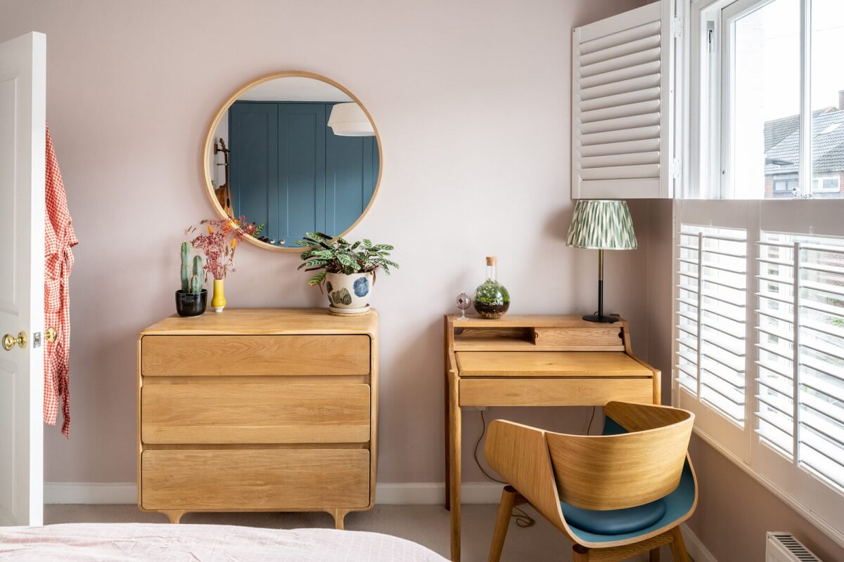 Blue and Green Tones in a London Home 10 bedroom-vanity-desk-round-mirror-nordroom