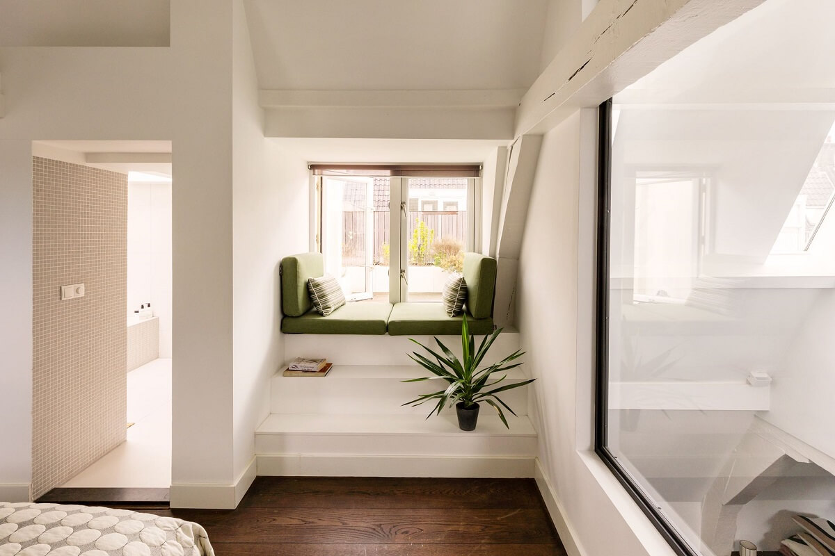 An Amsterdam Penthouse with Green Color Accents 16 bedroom-window-seat-nordroom