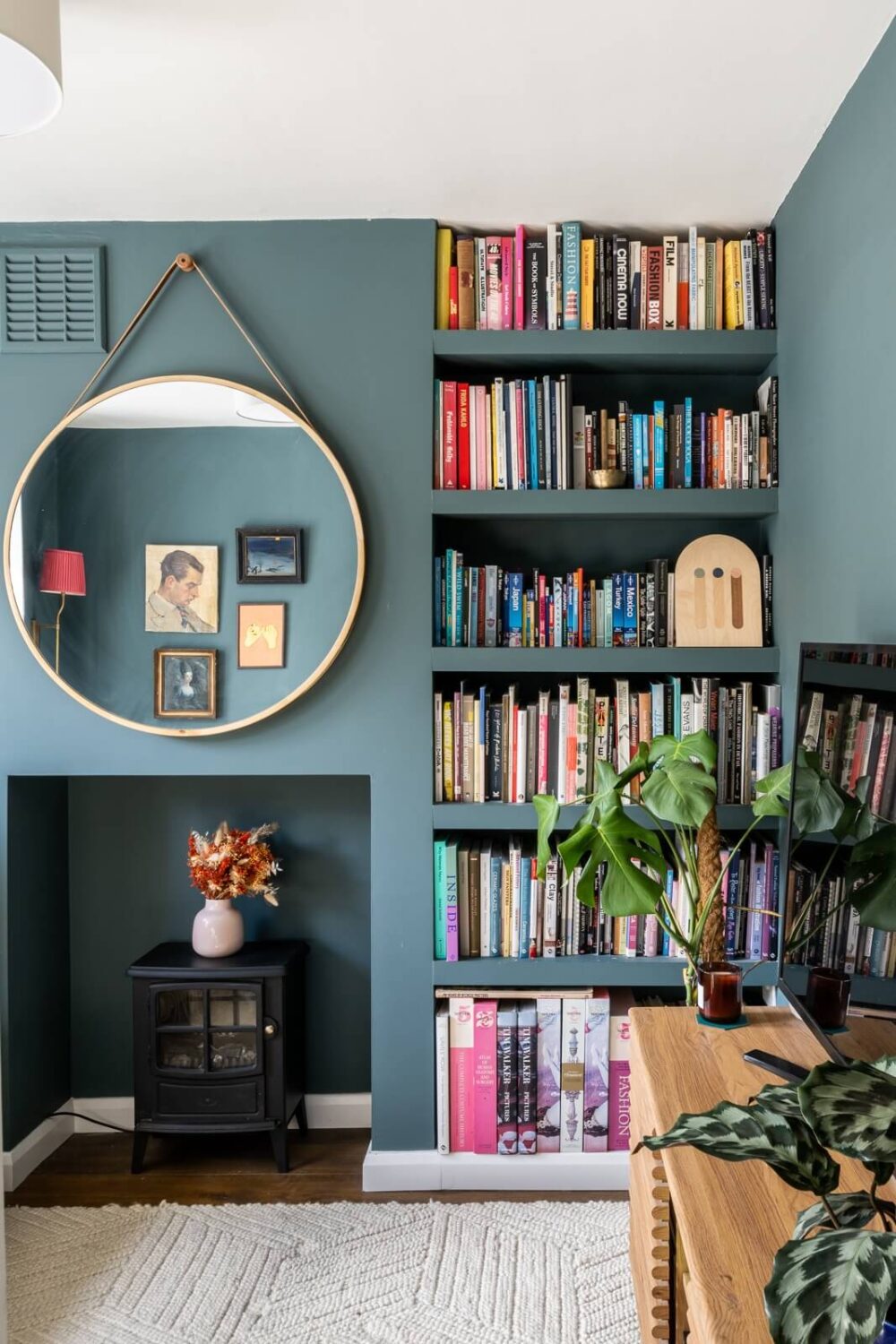 Blue and Green Tones in a London Home 8 blue-living-room-built-in-bookshelves-round-mirror-nordroom