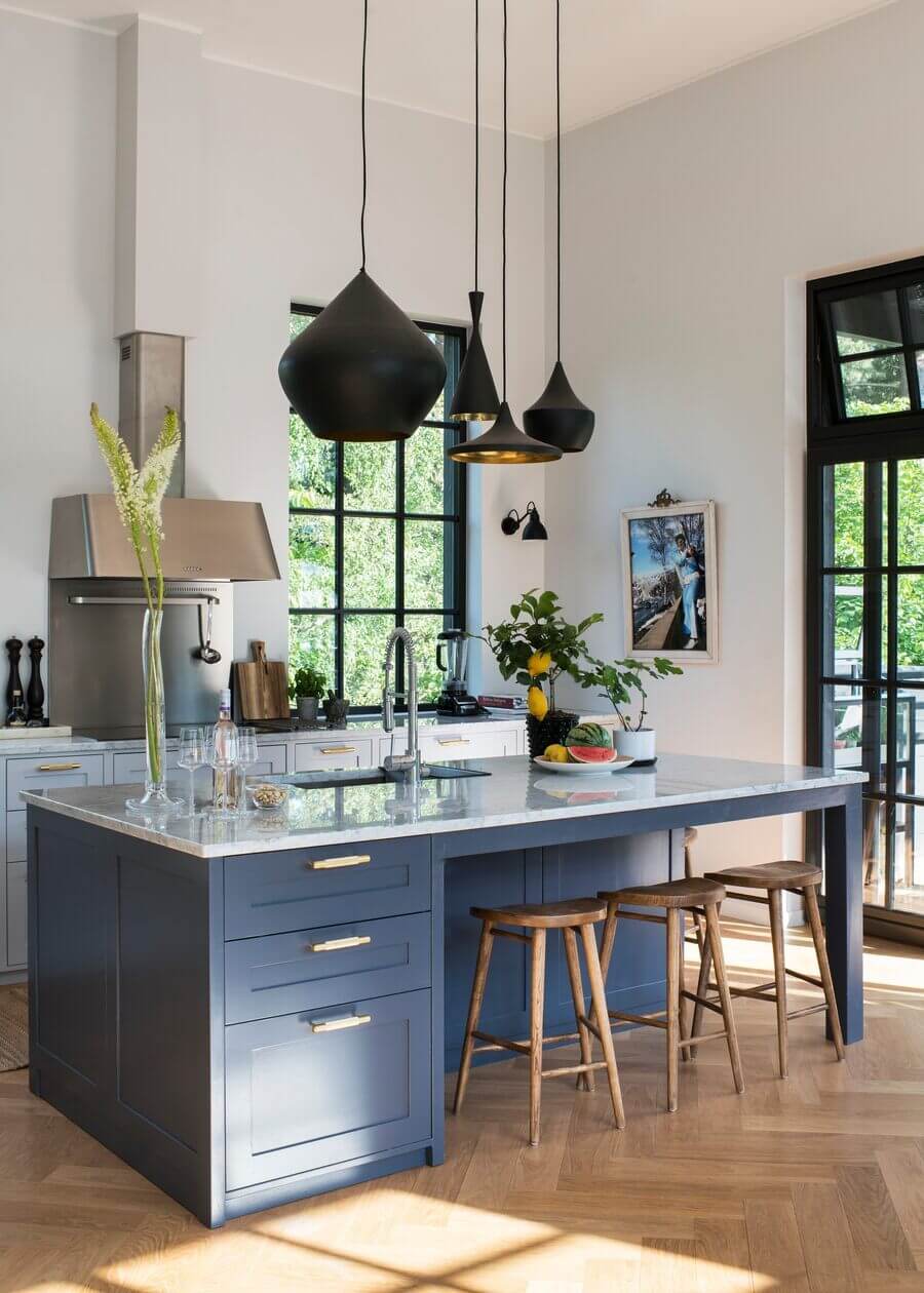 57 Stylish Two-Tone Kitchen Cabinet Ideas 41 blue-ton-sur-ton-kitchen-cabinets-nordroom