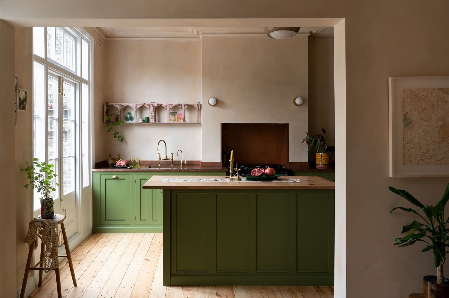 A Green deVOL Kitchen Combined with Plaster Pink Walls 9 classic-english-kitchen-devol-green-cabinets-nordroom
