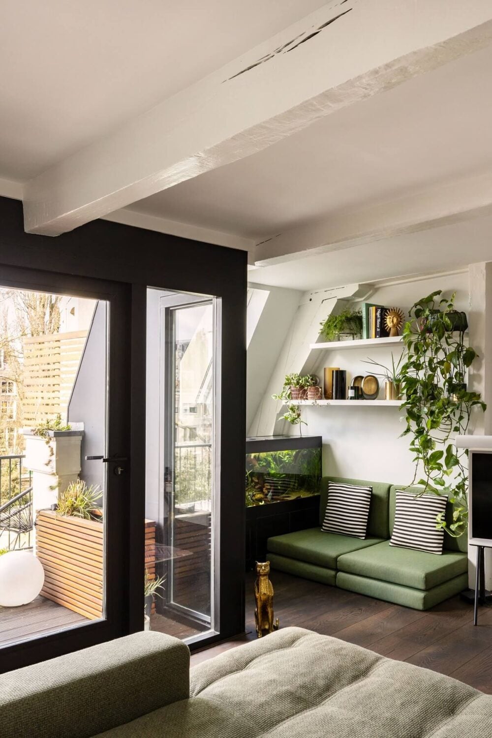 An Amsterdam Penthouse with Green Color Accents 7 green-seating-area-penthouse-nordroom