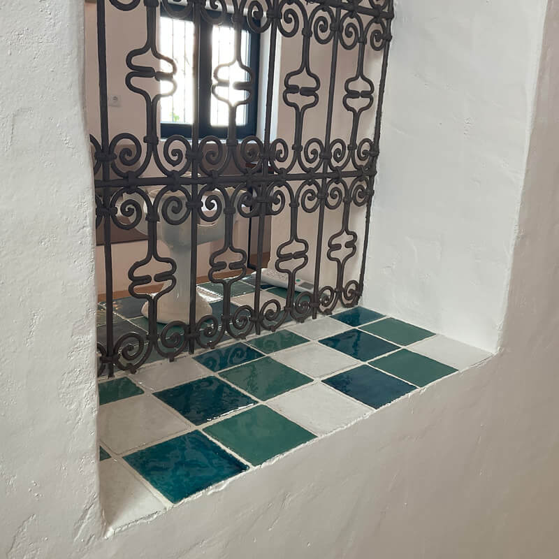 Casita Alborán: A Stylish Home in a Spanish Seaside Town 15 green-tilework-spanish-home-nordroom