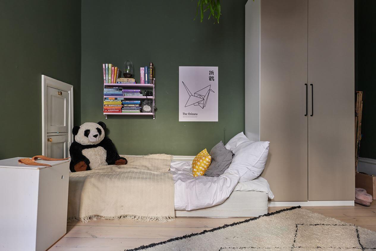 Light Brown Walls in a 17th Century Apartment in Sweden 17 kids-bedroom-green-walls-nordroom