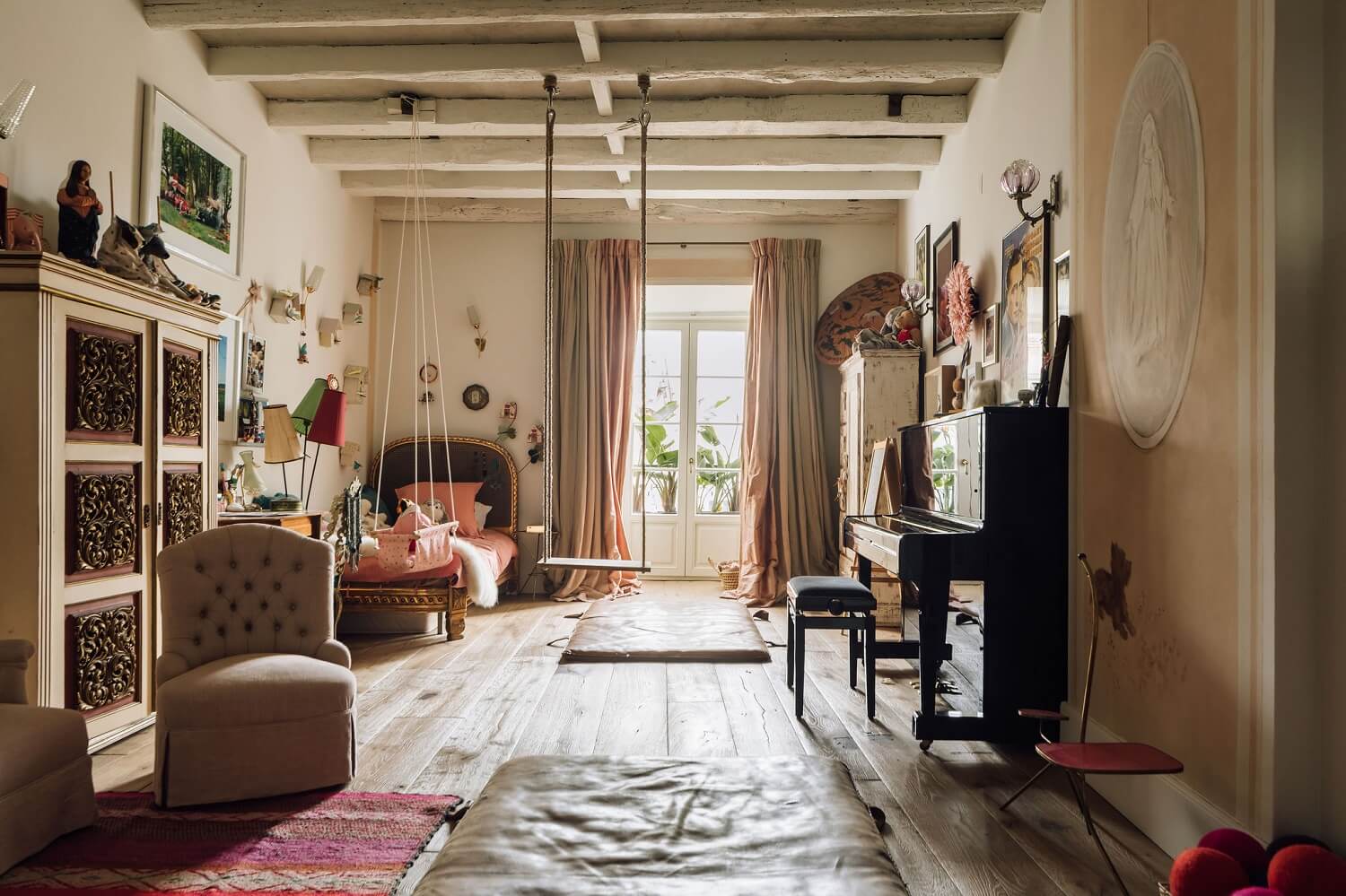 A Lisbon Townhouse with Historic Charm 16 large-kids-bedroom-wooden-beam-ceiling-townhouse-lisbon-nordroom