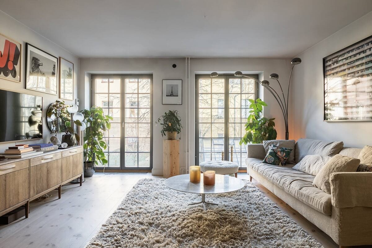 A Swedish Townhouse with a Light Green Kitchen 9 light-scandinavian-living-room-large-rug-nordroom