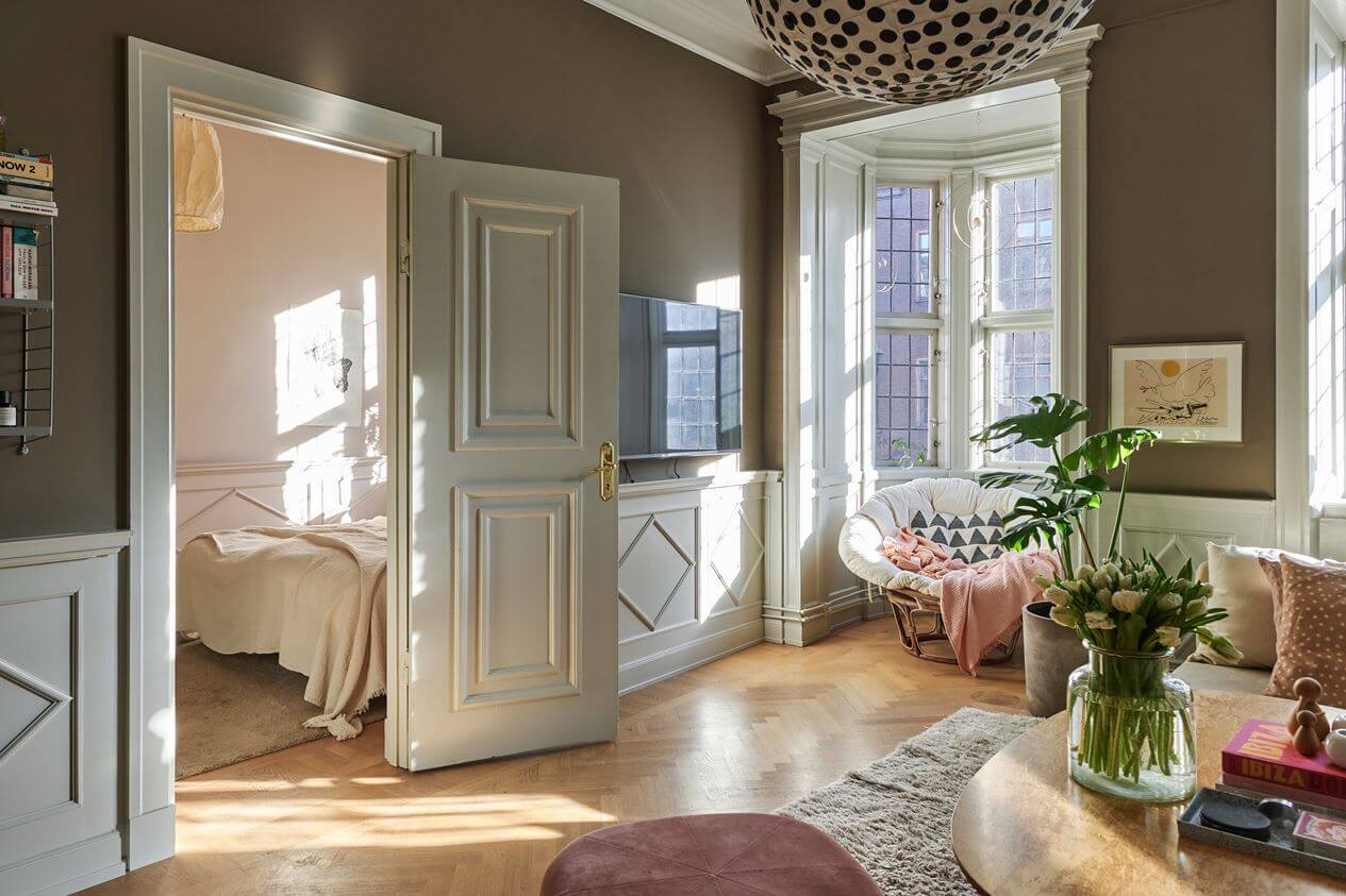 Light Brown Walls in a 17th Century Apartment in Sweden 5 living-room-brown-walls-wooden-floor-master-bedroom-nordroom