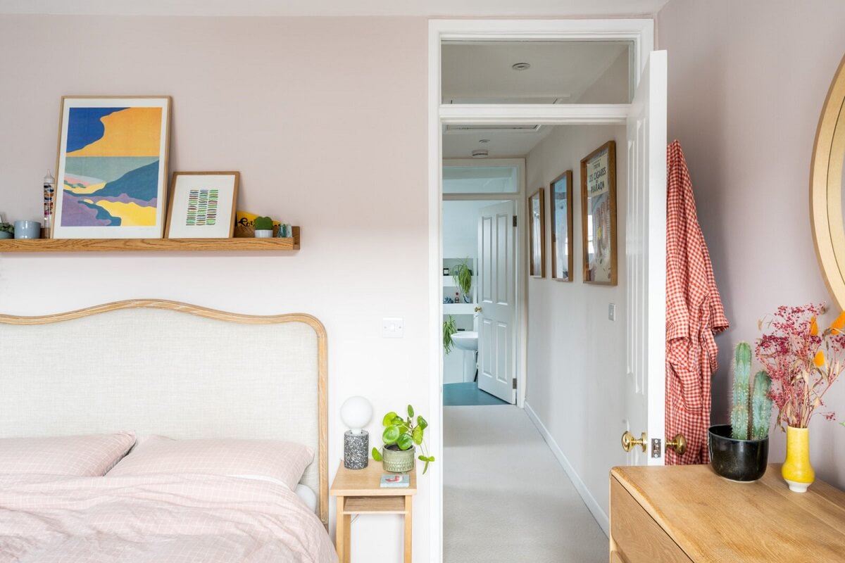 Blue and Green Tones in a London Home 11 serene-bedroom-shelf-above-bed-nordroom