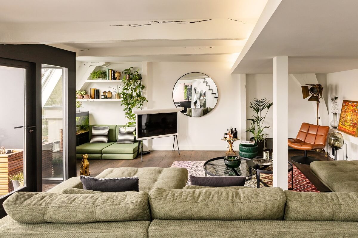 An Amsterdam Penthouse with Green Color Accents 4 sitting-area-green-sofa-penthouse-nordroom