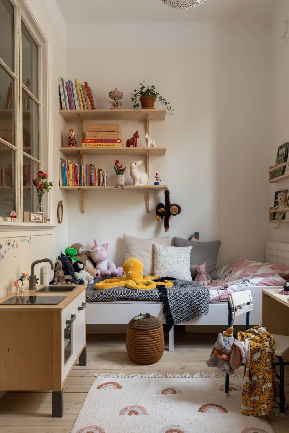 Best of 2023: Kids Rooms 21 small-kids-bedroom-shelves-nordroom