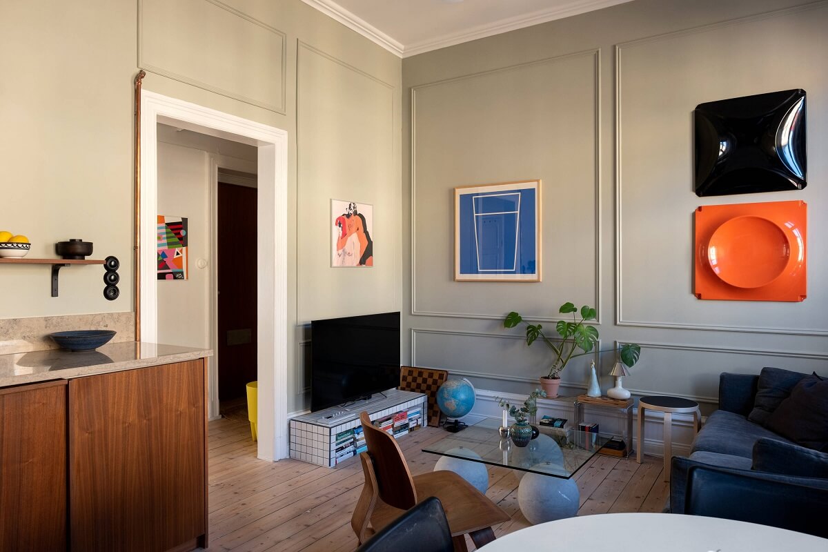 A Small Stockholm Apartment with Lovely Natural Light 5 small open plan living room kitchen wooden floor nordroom