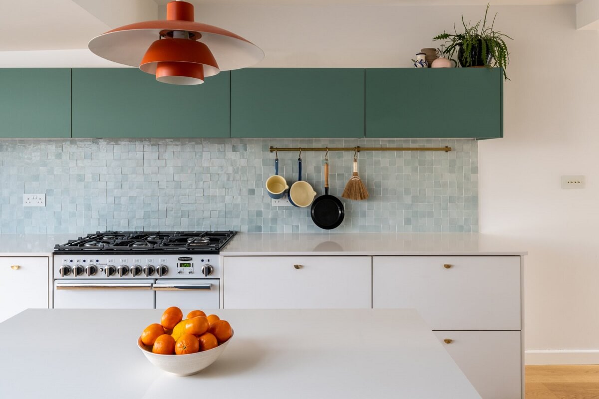 Blue and Green Tones in a London Home 4 two-tone-cabinets-nordroom