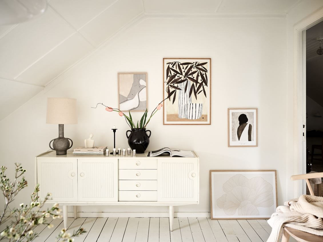 A White Scandinavian Attic Apartment 4 white-attic-apartment-nordroom