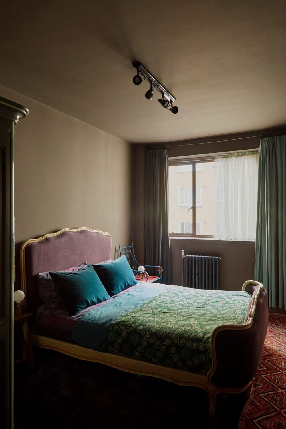 Jewel-Toned Hues in a Vibrant Eclectic Mews House 14 antique-style-bedroom-colorful-nordroom