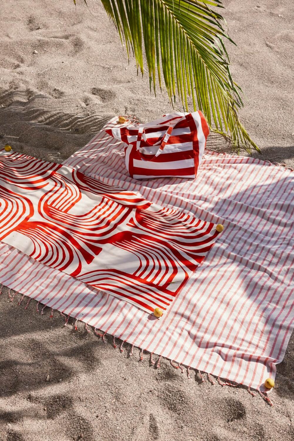 H&M Home Summer Collection 2023: Vibrant Decor 17 beach-towels-bag-hm-home-summer-collection-nordroom