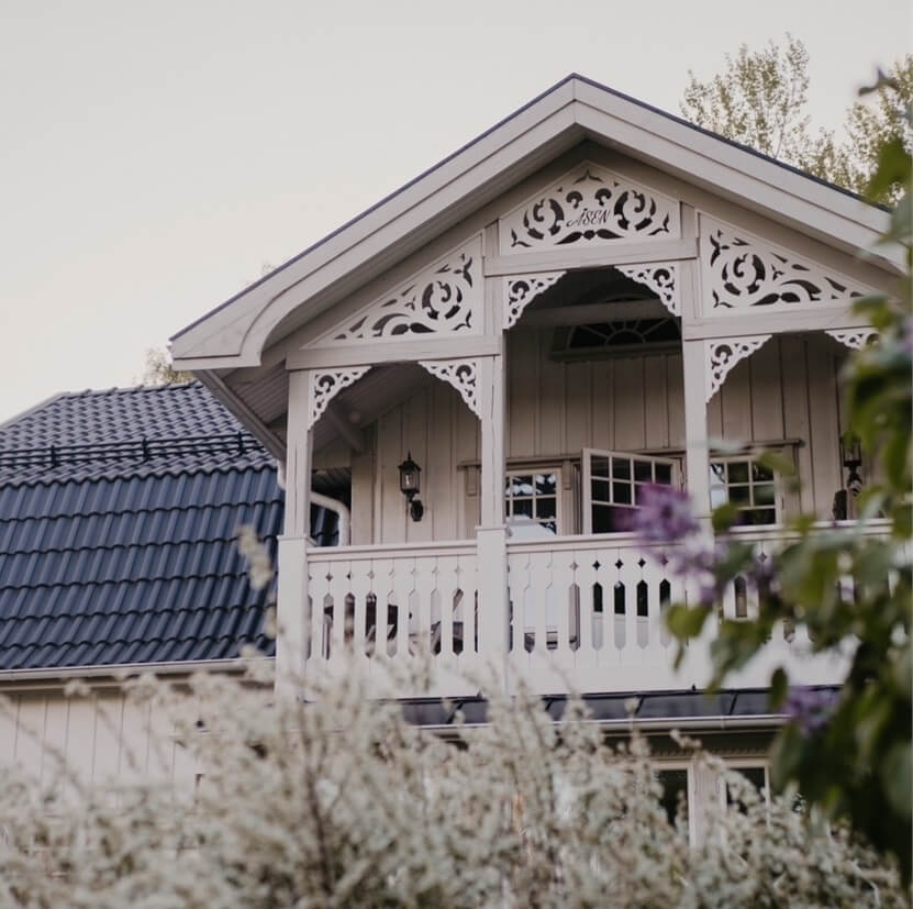 An Idyllic Family Home in the Swedish Countryside 25 exterior-white-country-house-woodwork-nordroom