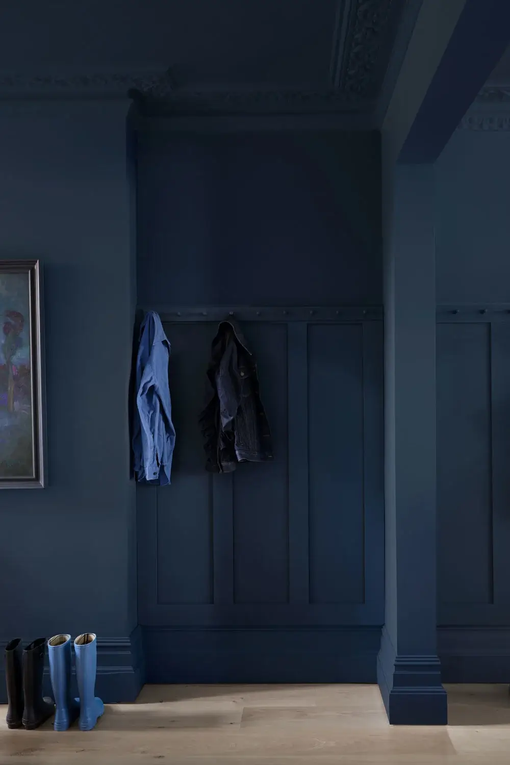Farrow & Ball Launch an All-New Dead Flat Paint Finish 4 farrow-ball-hague-blue-dead-flat-finish-hallway-moody-nordroom