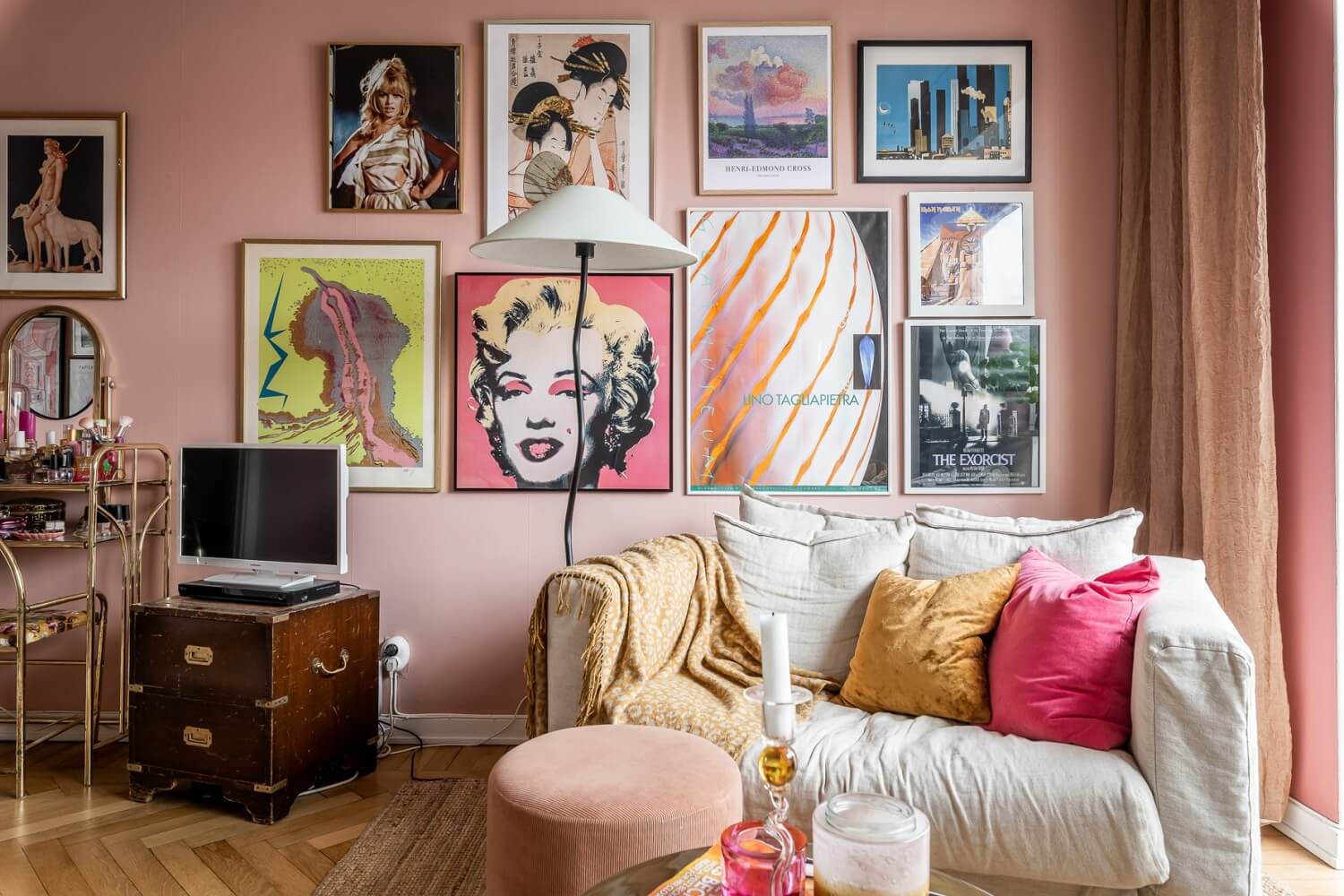 A Pink Studio Apartment with a Midcentury Kitchen 2 gallery-wall-pink-walls-studio-apartment-nordroom