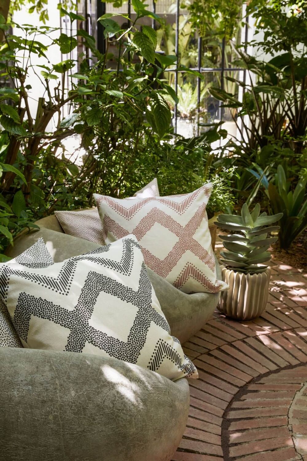 H&M Home Patio: Get Ready for Summer 2 hm-home-pillows-patio-nordroom