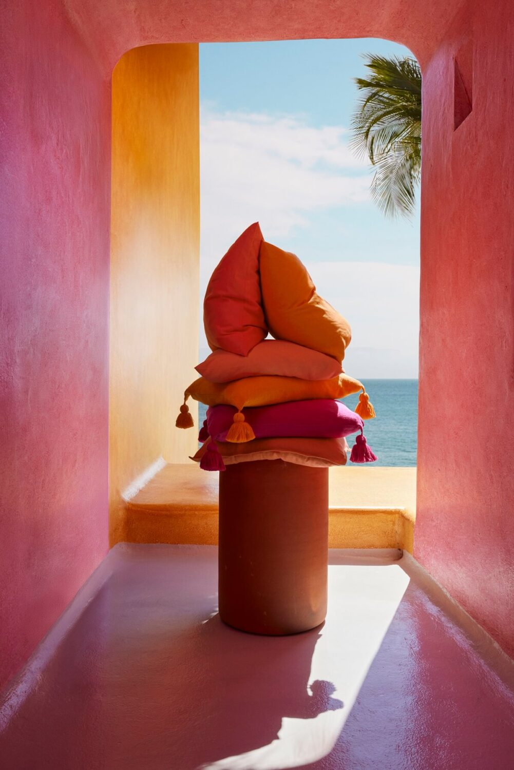 H&M Home Summer Collection 2023: Vibrant Decor 10 hm-home-summer-collection-colorful-cushions-nordroom
