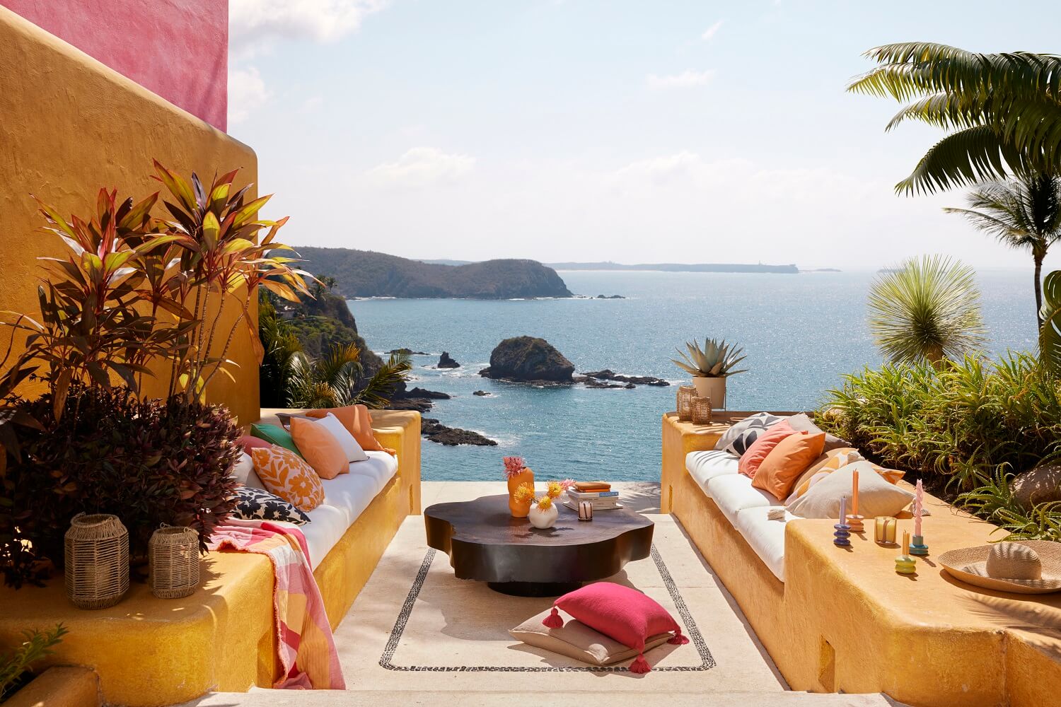 H&M Home Summer Collection 2023: Vibrant Decor 1 hm-home-summer-collection-outdoor-terrace-sea-view-nordroom