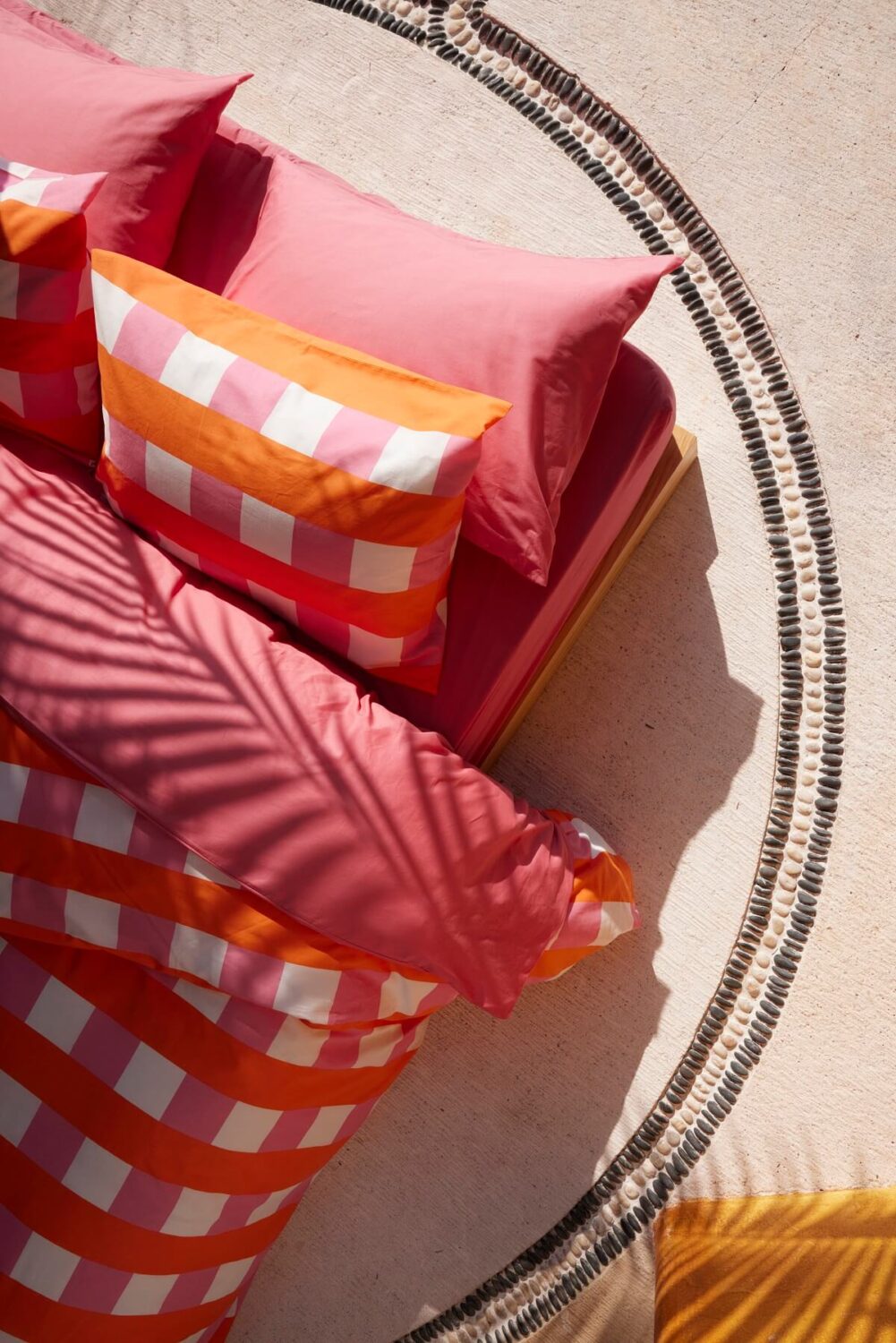 H&M Home Summer Collection 2023: Vibrant Decor 12 pink-bedding-hm-home-summer-nordroom