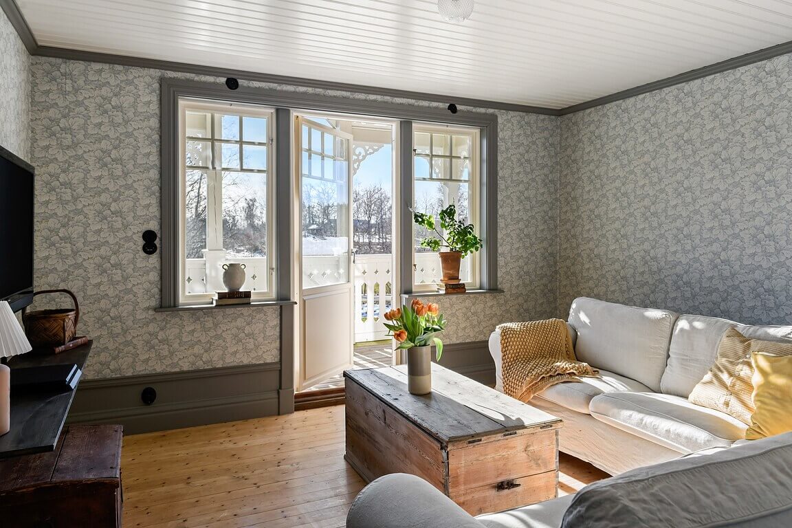 An Idyllic Family Home in the Swedish Countryside 14 tv-room-wallpaper-swedish-country-house-nordroom
