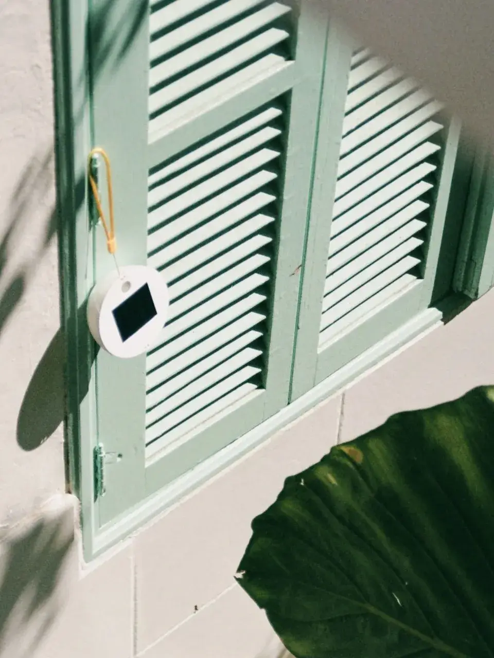 IKEA SAMMANLÄNKAD: Solar Cell Lamps by Olafur Eliasson 15 window-shutters-portable-solar-lamp-little-sun-ikea-nordroom