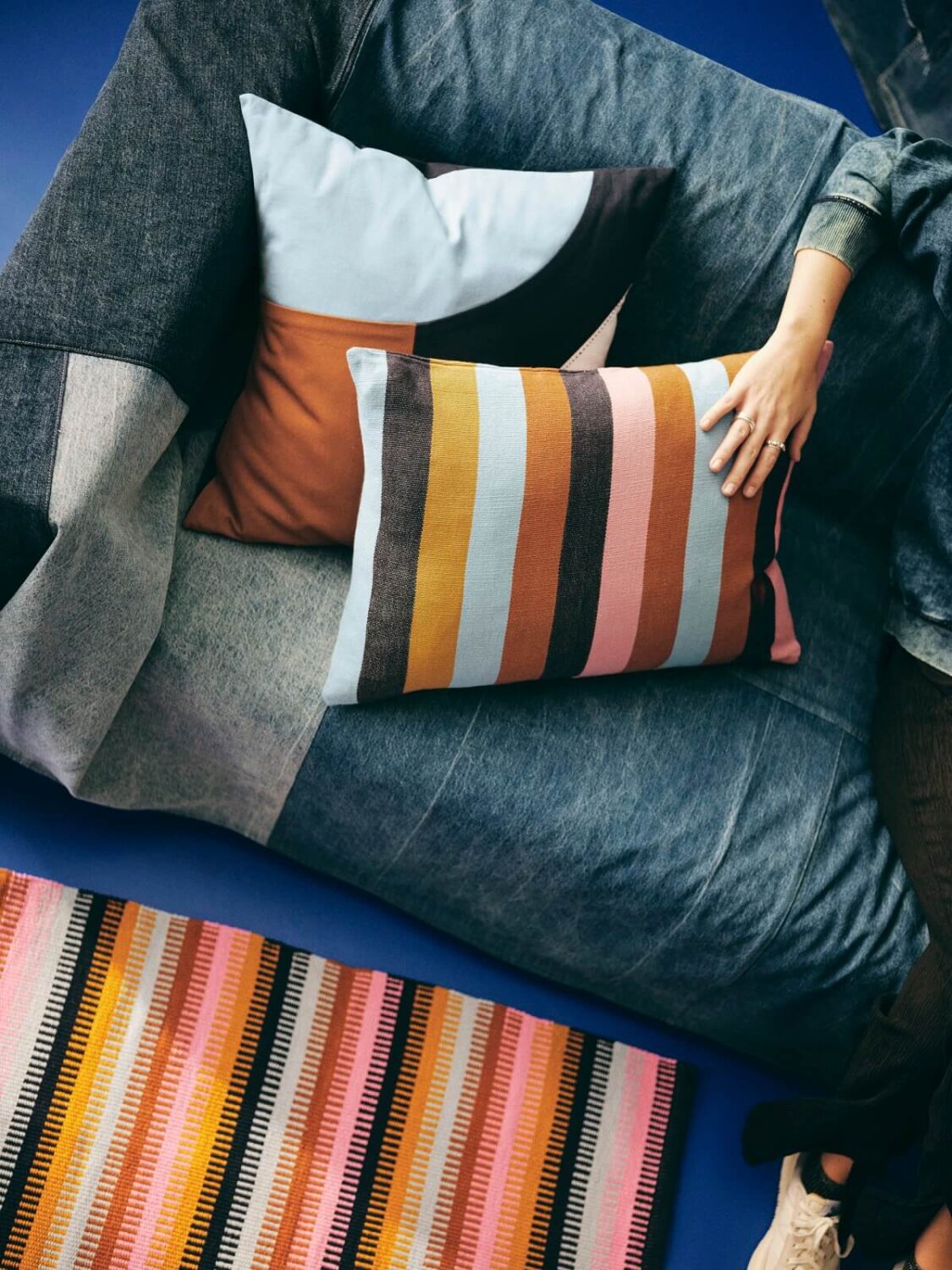 IKEA MÄVINN: Unique Handcrafted Home Accessories 4 MÄVINN-IKEA-colorful-handmade-cushion-covers-rug-nordroom