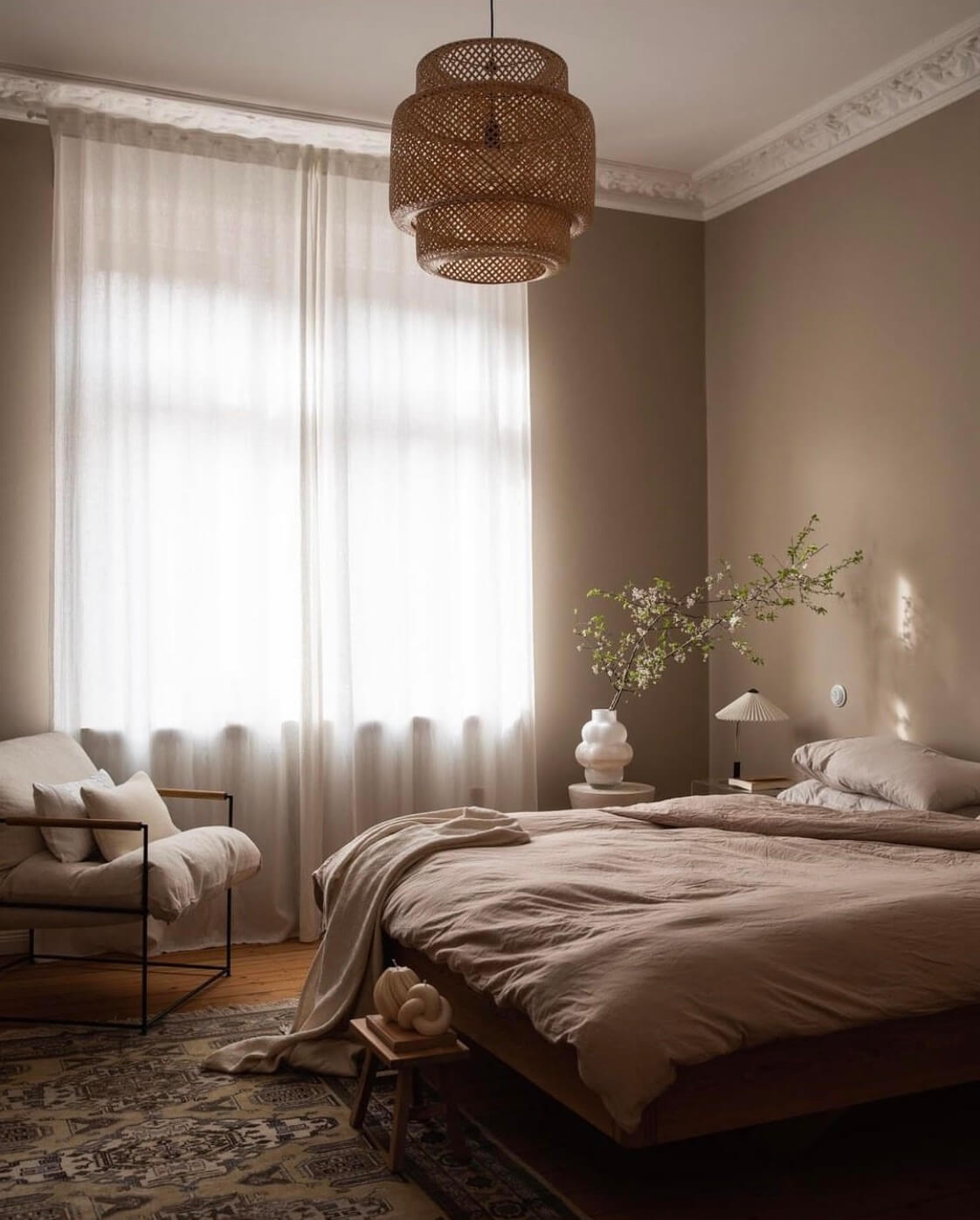 The Best Warm Paint Colors for a Bedroom 40 classic-bedroom-light-brown-walls-nordroom
