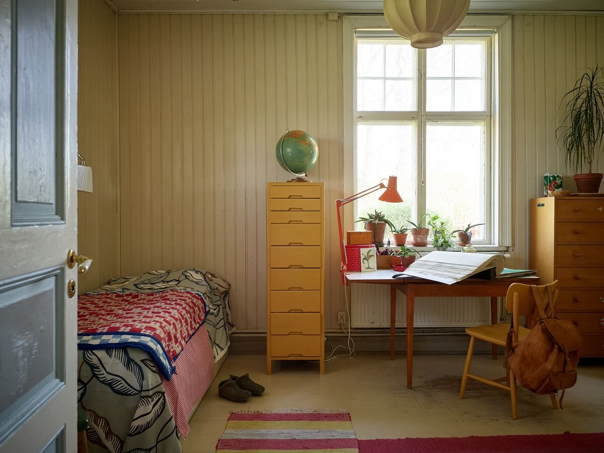 A Vintage Colorful Family Home in the Swedish Countryside 21 colorful-kids-bedroom-nordroom