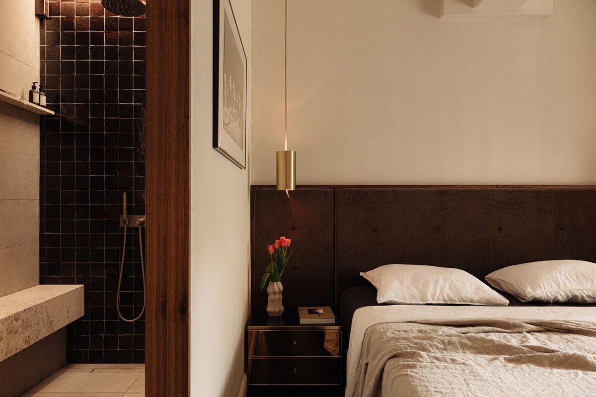 A Luxurious Duplex Apartment in Amsterdam 14 en-suite-bedroom-custom-headboard-hotel-style-bedroom-nordroom