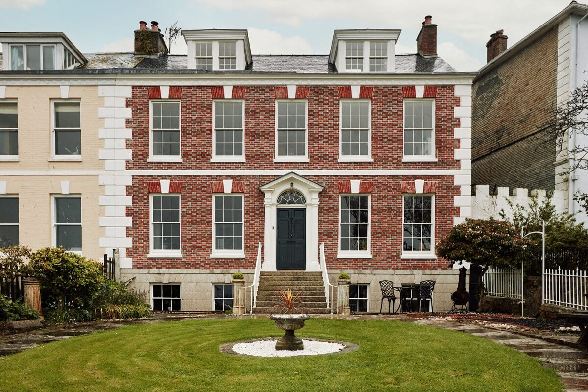A Georgian Townhouse with Views of the Falmouth Harbour 33 facade-brick-grand-manor-house-falmouth-england-nodroom