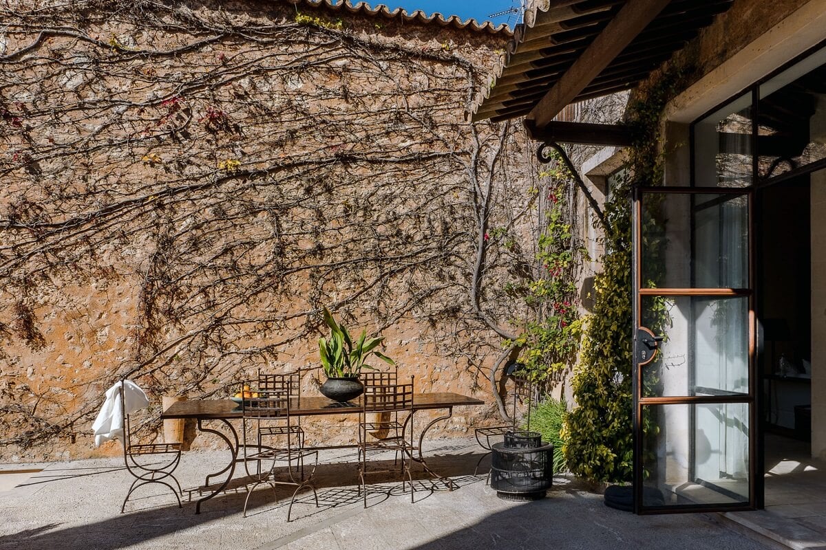 A Renovated Historic Townhouse on Mallorca 24 garden-guest-house-historic-townhouse-mallorca-nordroom