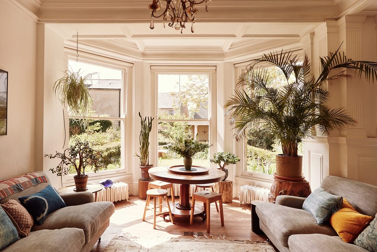 A Spectacular Kitchen in a Historic English House 6 living-room-bay-window-round-table-nordroom