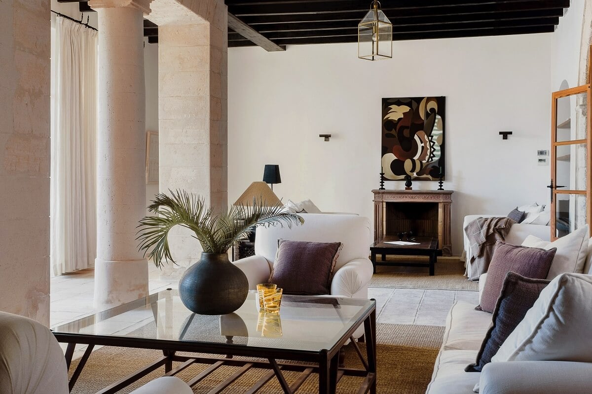 A Renovated Historic Townhouse on Mallorca 6 living-room-wooden-ceiling-pillars-nordroom