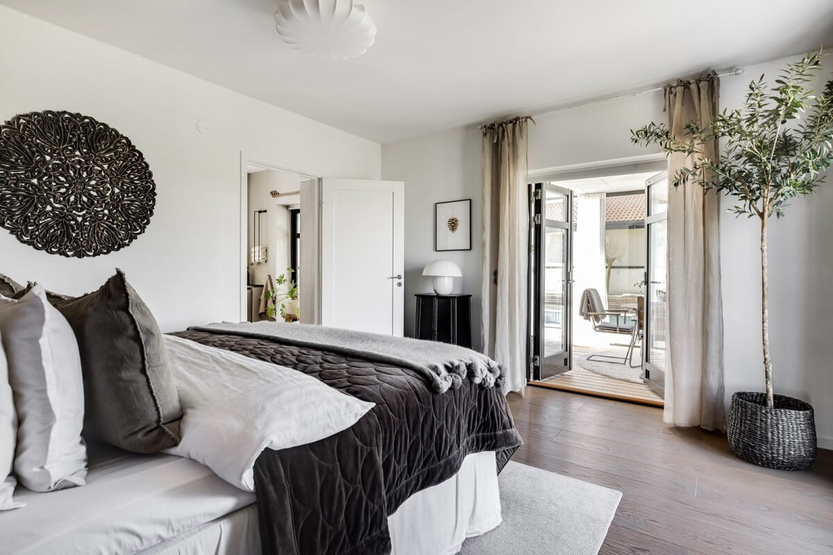 A Monochrome Swedish Villa with High Ceilings 20 monochrome-scandinavian-bedroom-nordroom