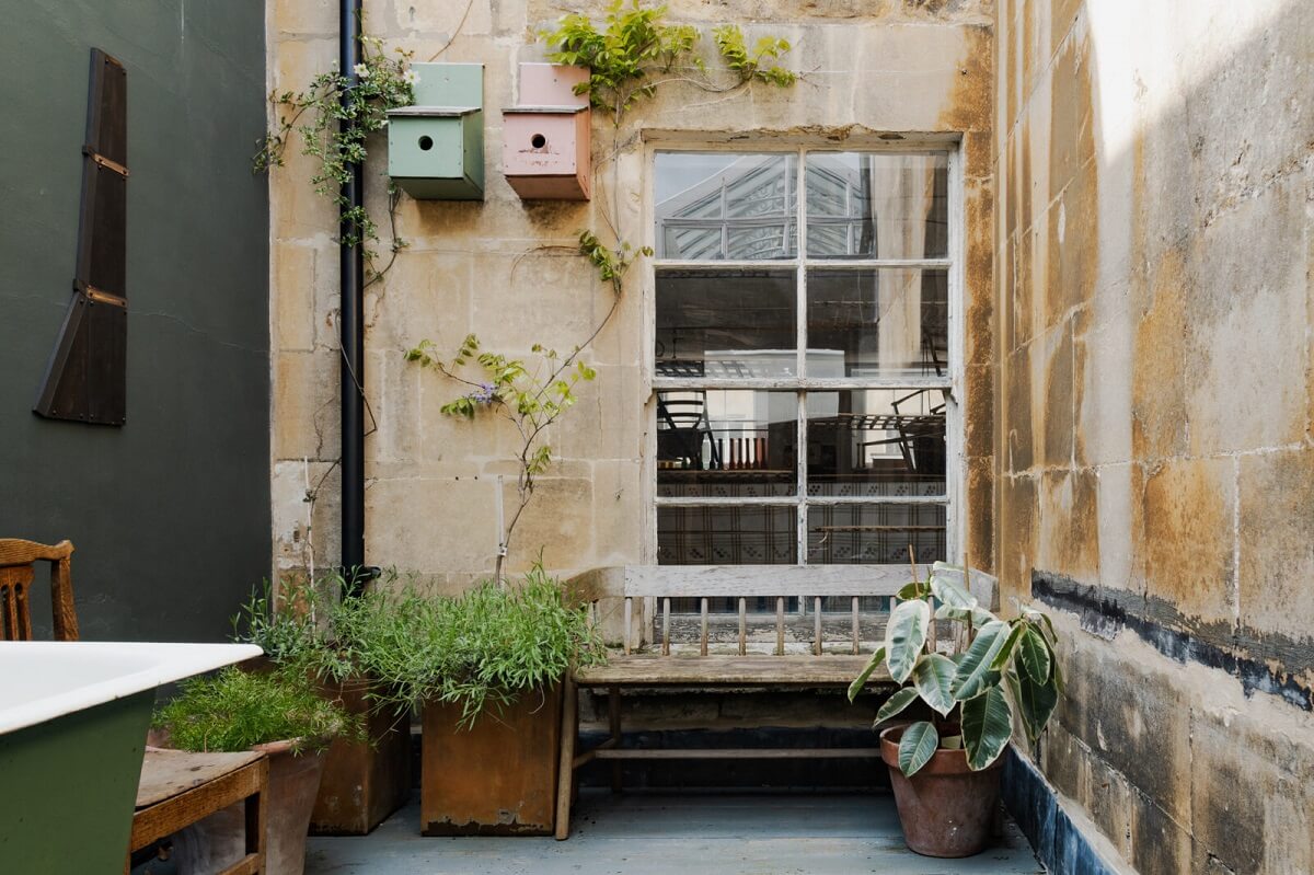 A Unique Historic House with Old Fashioned Shop in Bath 14 patio-space-historic-house-bath-nordroom