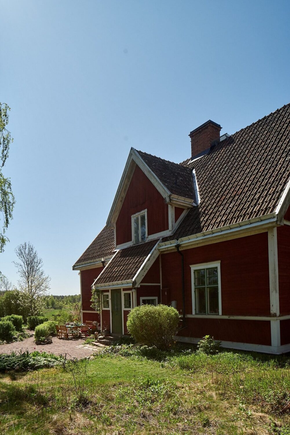 A Vintage Colorful Family Home in the Swedish Countryside 25 red-wooden-house-sweden-nordroom