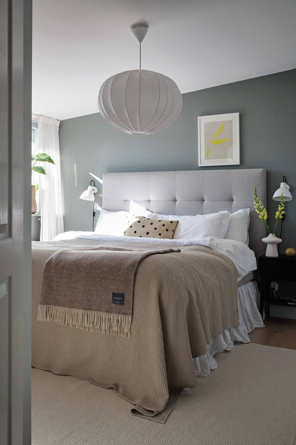 A Modern Scandinavian Attic Apartment 16 scandinavian-bedroom-gray-walls-nordroom