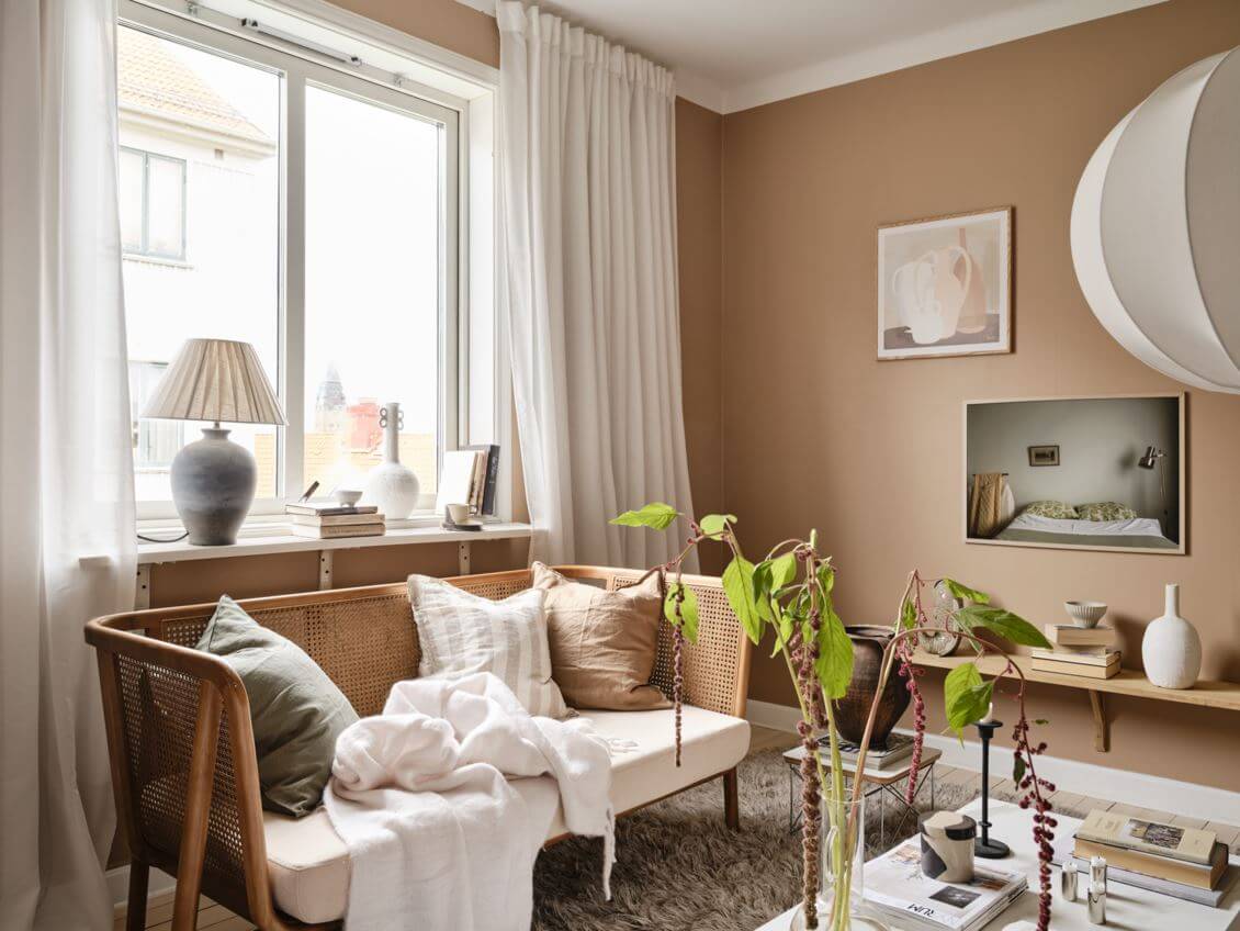 A Warm Beige Studio Apartment in Sweden 3 scandinavian-studio-apartment-warm-beige-walls-nordroom