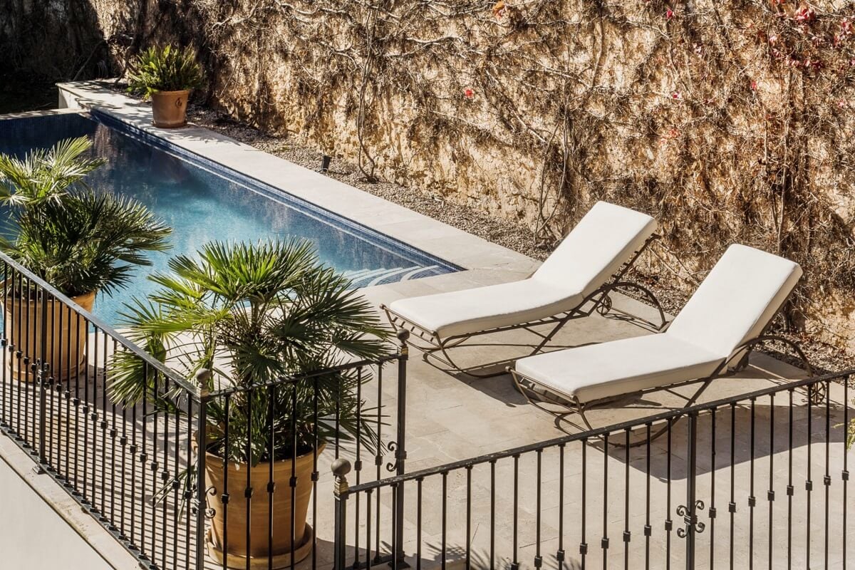 A Renovated Historic Townhouse on Mallorca 18 sunbeds-swimming-pool-garden-townhouse-mallorca-nordroom