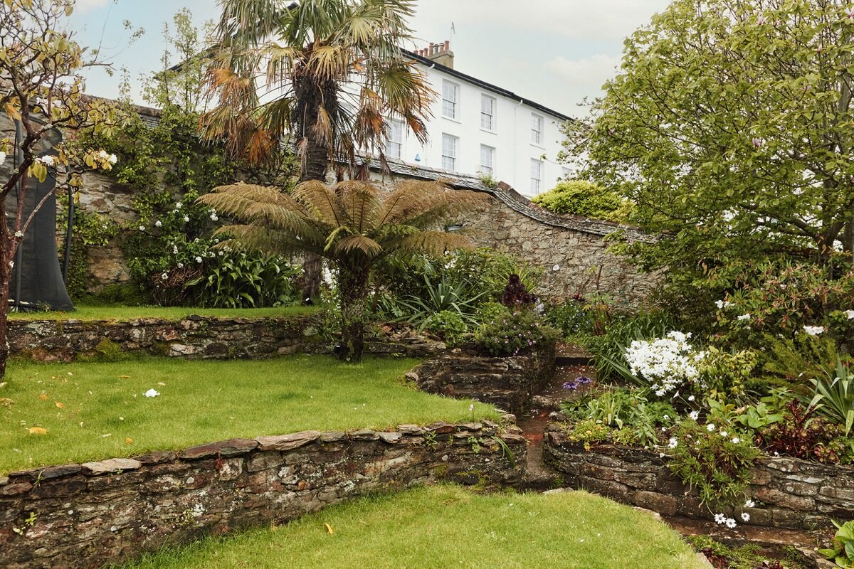 A Georgian Townhouse with Views of the Falmouth Harbour 29 terraced-garden-manor-house-england-nordroom